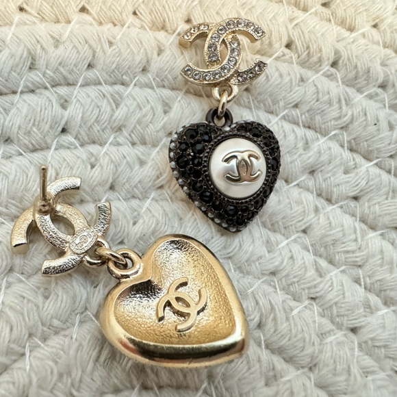 Chanel Pearl Crystal CC Heart Drop Earrings - Picture 8 of 10